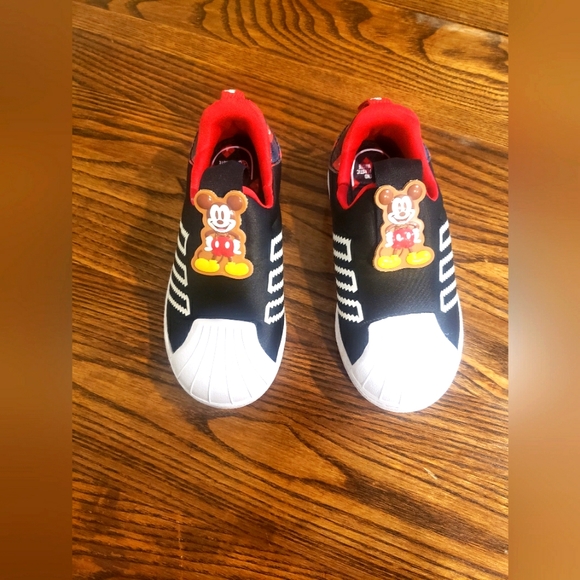 ADIDAS Disney Mickey Mouse Slip-on Sneakers Size 9k Black Red White - Picture 1 of 7